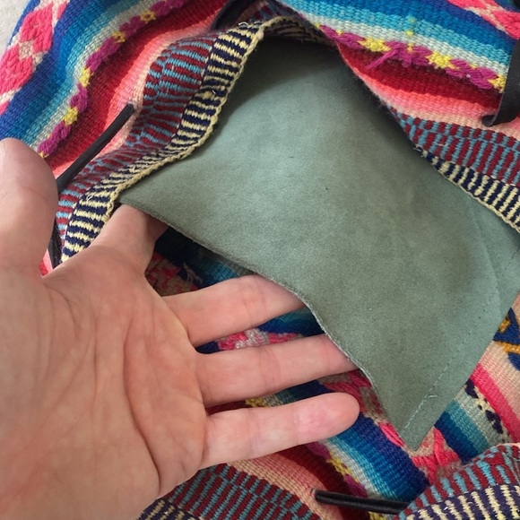 Beautiful colorful one of a kind Mexican made back pack, book bag wool fabric - Picture 11 of 12